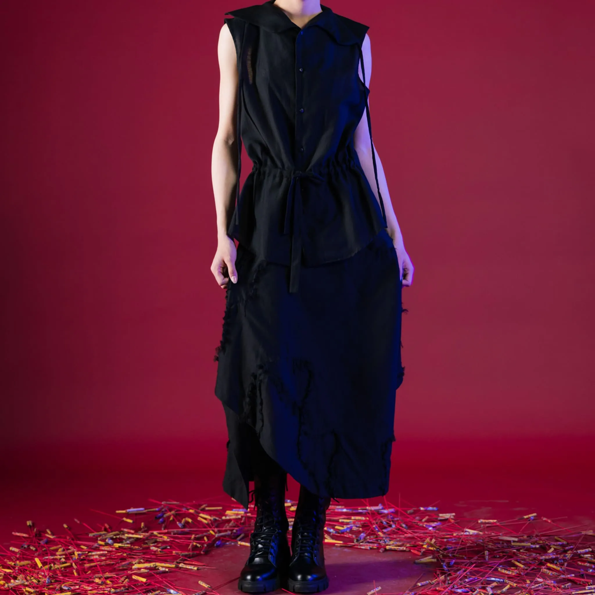 Transforming-Collar Shirt Without Sleeves