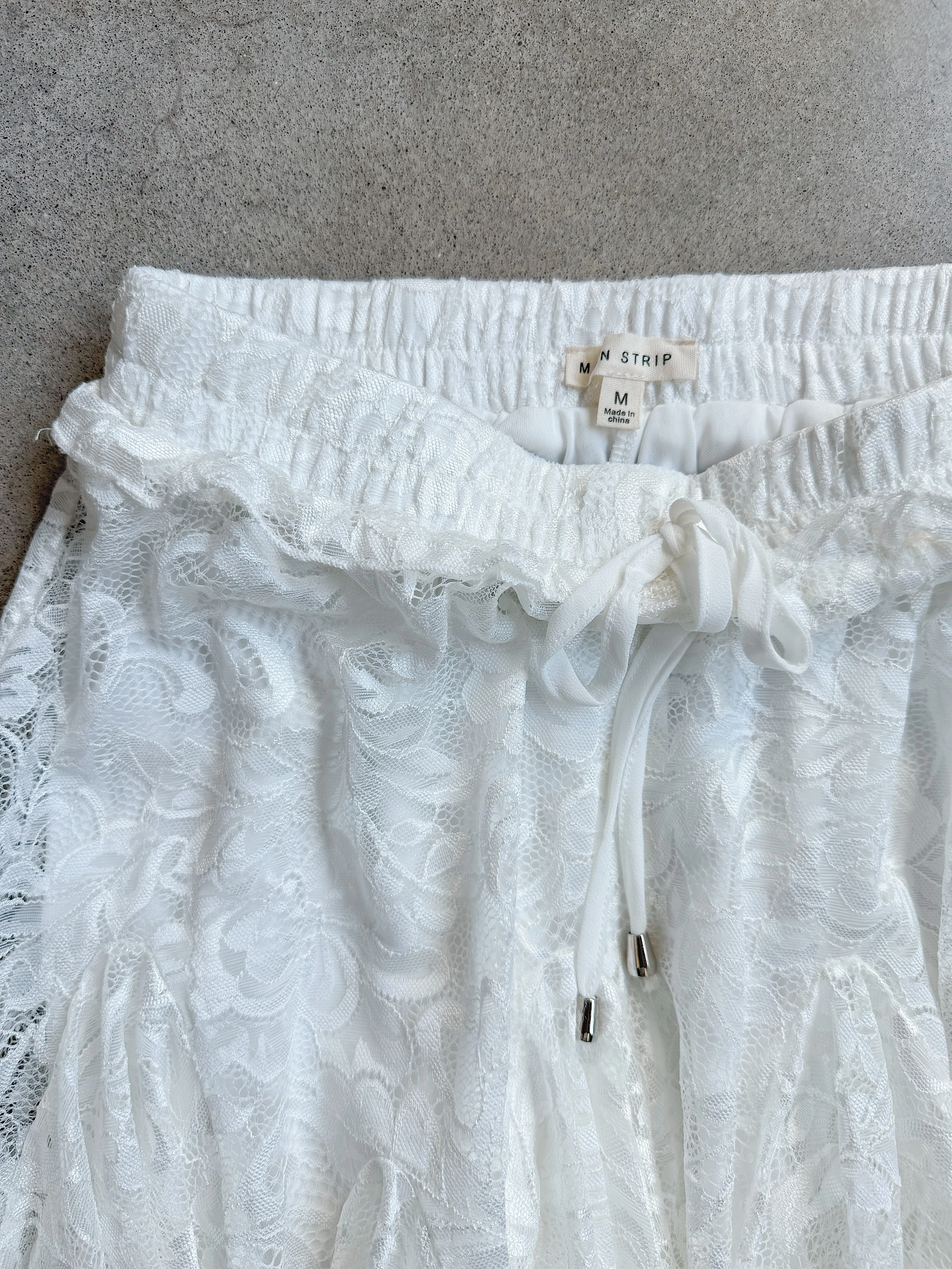 White Lace Ruffle Mini Skirt (M)