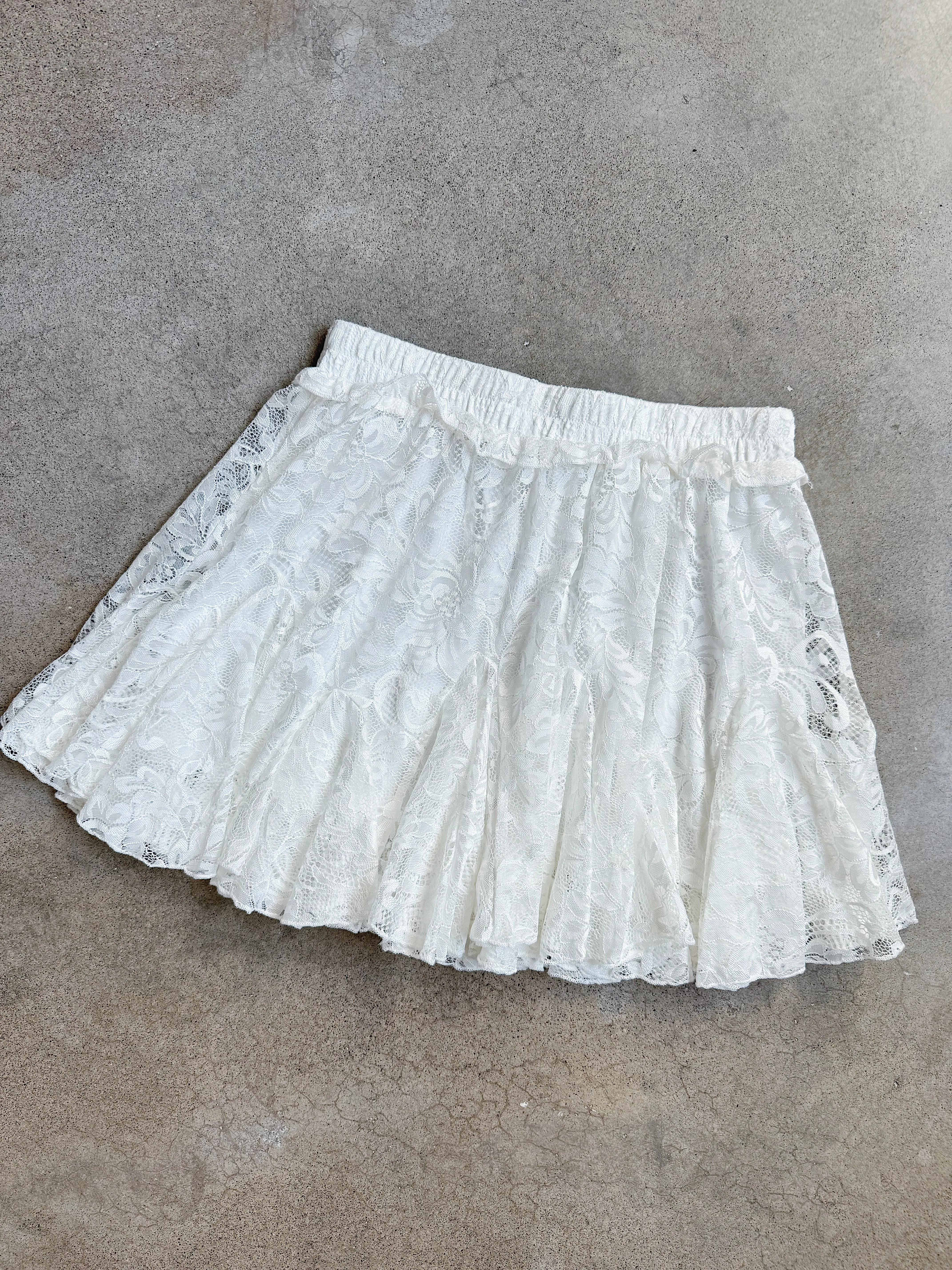 White Lace Ruffle Mini Skirt (M)