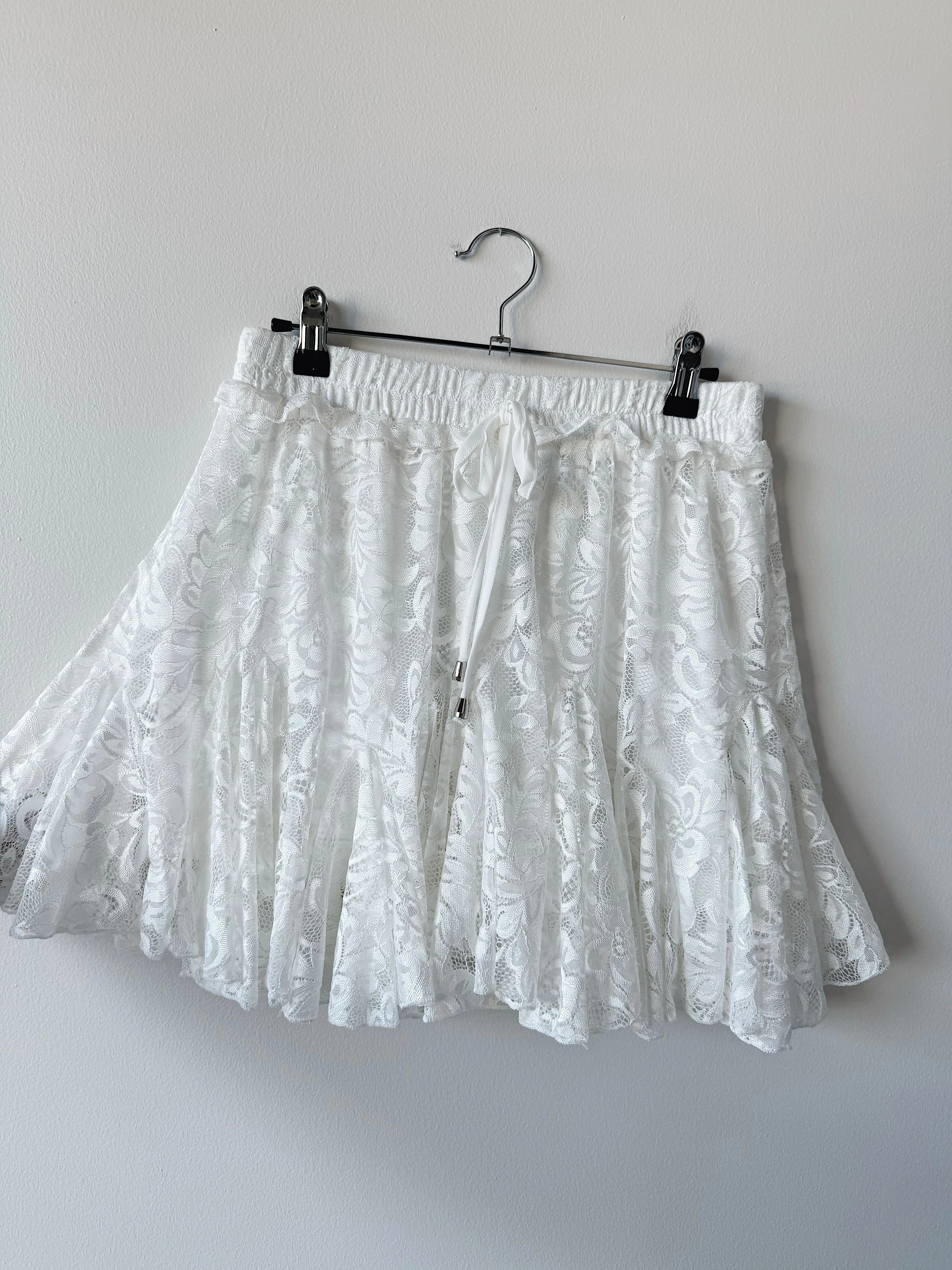 White Lace Ruffle Mini Skirt (M)